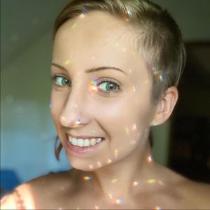 Meet your Posher, Mia